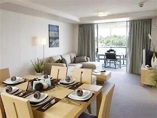 Horton Apartments Maroochydore 4*,